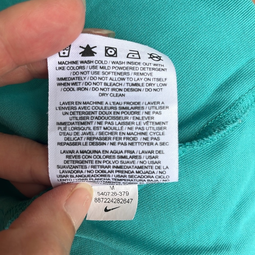 Like new slim fit Nike T-shirt - Picture 11 of 11